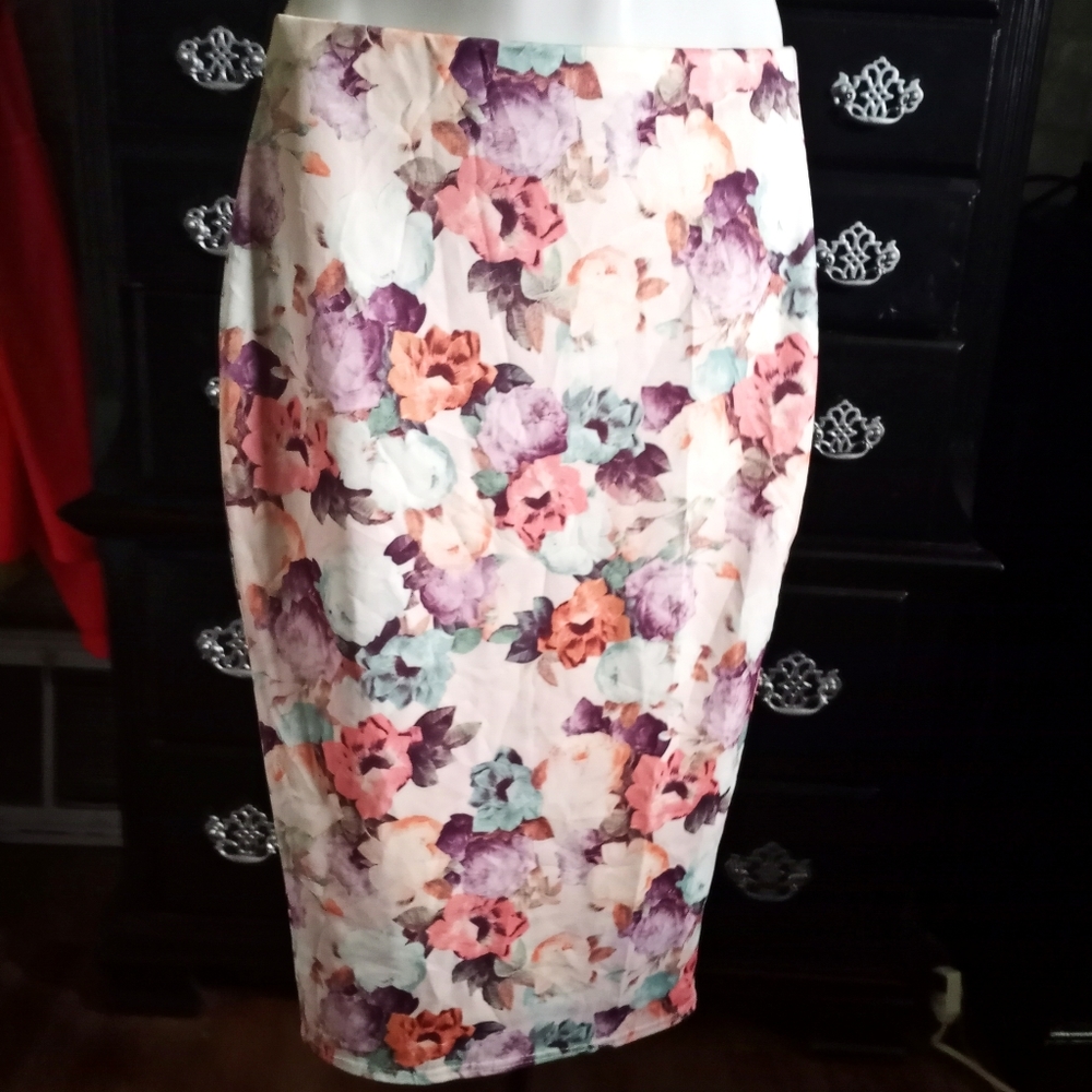 Pastel Floral Print PrettyLittleThing Skirt